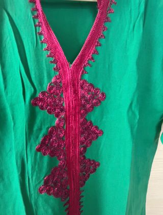 Blusa verde conricami