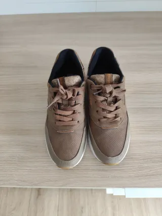 Zapatillas deportivas mujer marrones y doradas