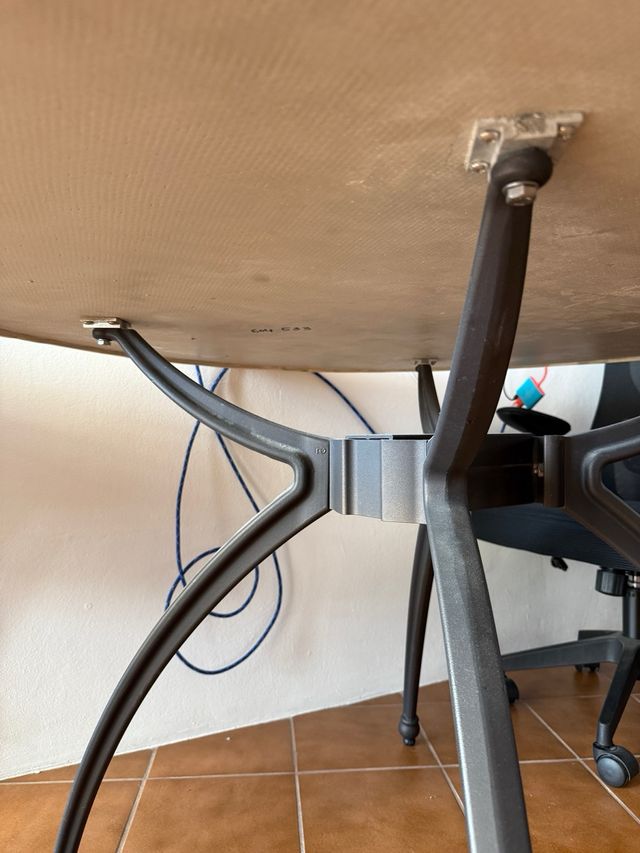 Mesa mosaico con 4 sillas de metal