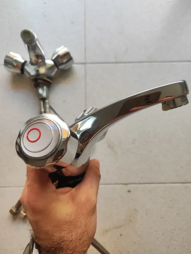 Grifería lavabo y bidé 