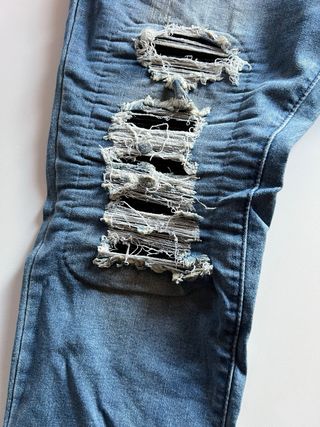 Vaqueros desgastados hombre