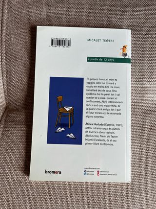 Libro Abril a casa