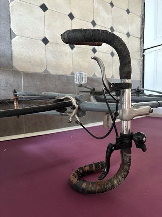 Bicicleta de carretera vintage azul