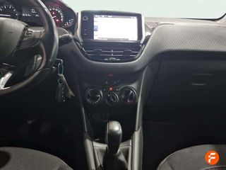 Peugeot 208 5P STYLE 1.2L PureTech 60KW (82CV)