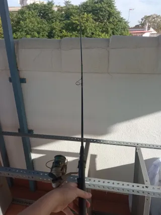 Caña de pescar con carrete
