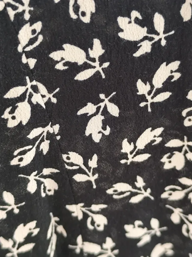 Vestido negro floral Mango Talla M