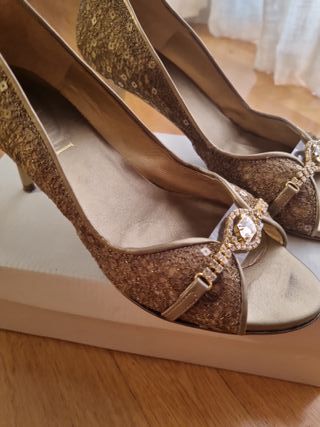 Zapatos de fiesta dorados talla 38