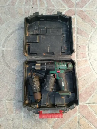 Aparafusadora Parkside 20V c/ cabeça removível