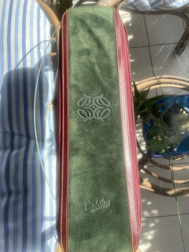 Estuche para corbatas Loewe de cuero verde