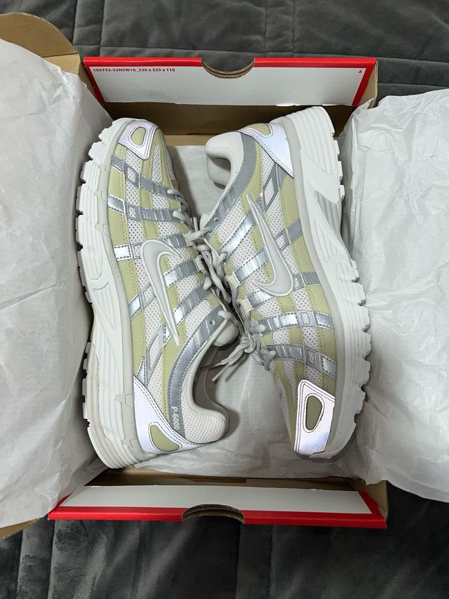 Nike P-6000 plateadas y blancas Unisex