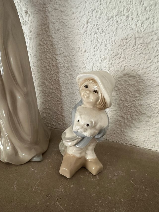 Figuras de porcelana niña y niños