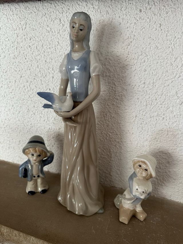 Figuras de porcelana niña y niños