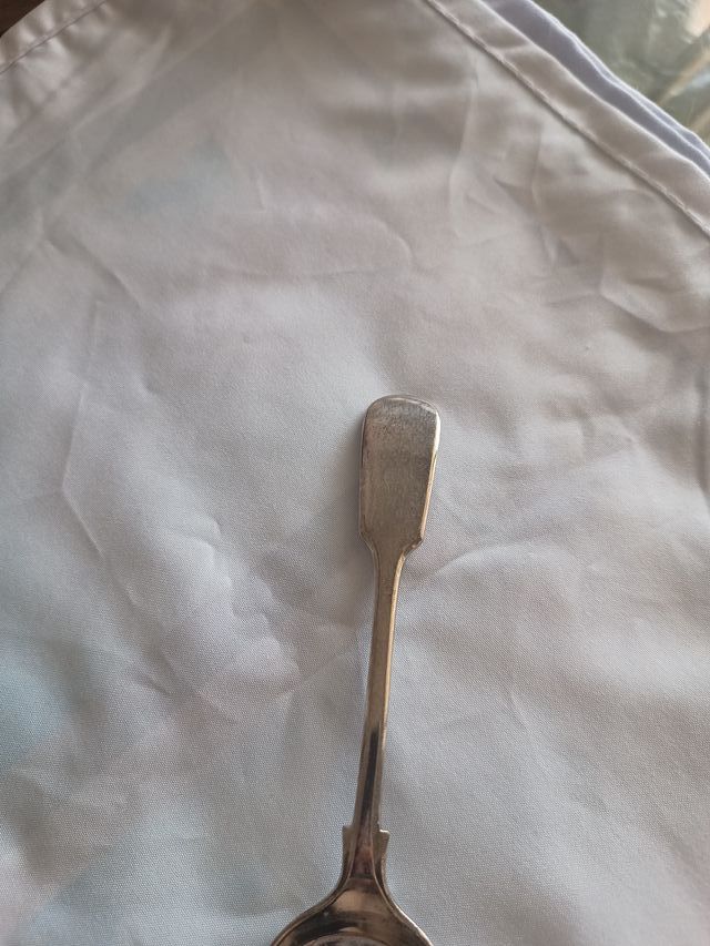 (PRECIO FIJO) Cuchara de postre antigua plateada.