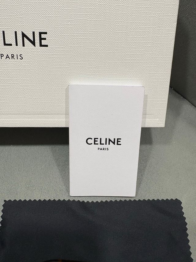 Óculos Celine Triomphe Preto Dourado