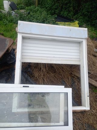 Ventana aluminio con persiana 