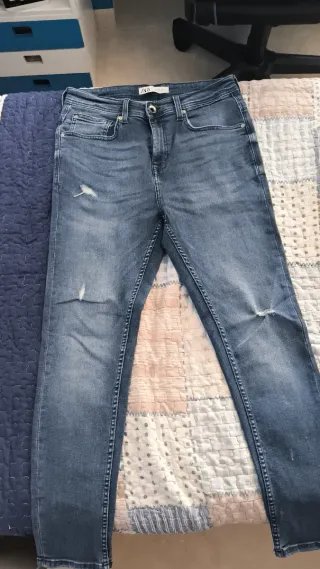 Pantalón vaquero Zara azul