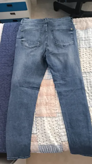 Pantalón vaquero Zara azul