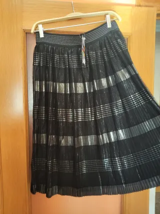 Falda midi negra y plateada sin estrenar