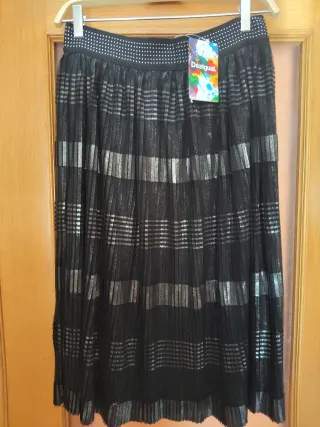 Falda midi negra y plateada sin estrenar