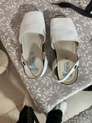 Sandalias tipo menorquinas blancas