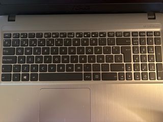 Portátil Asus gris 