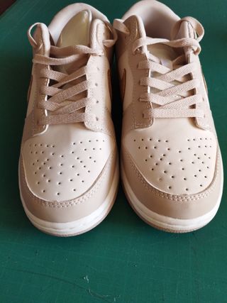 Nike Beige sin usar
