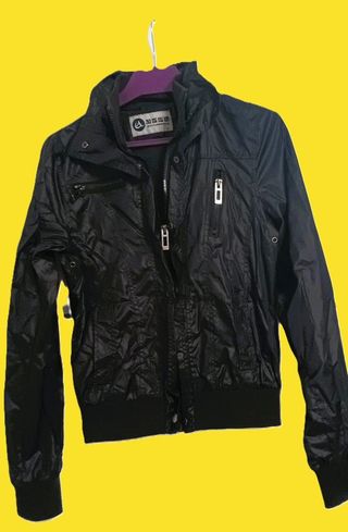 Chaqueta negra brillante mujer