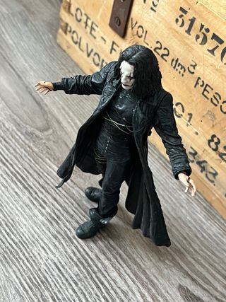 Figura El Cuervo ( Neca 2005 )