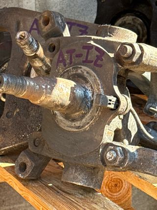 Manguetas Nissan Atleon (AT-DR