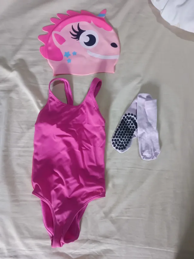 Pack Natación Niña 5 años: Bañador, Gorro y Calcet