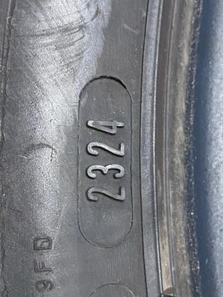 Pareja Neumáticos 225/45/18 95Y