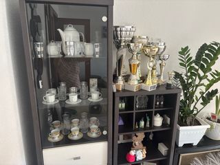 Mueble vitrina cristal y madera
