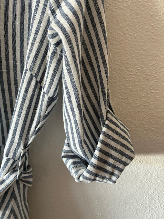 Vestido listrado cinza e branco