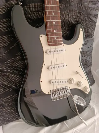 Guitarra Eléctrica Leem Stratocaster Negra