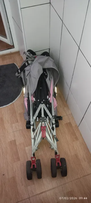 Silla de paseo, bebés  Maclaren rosa y gris