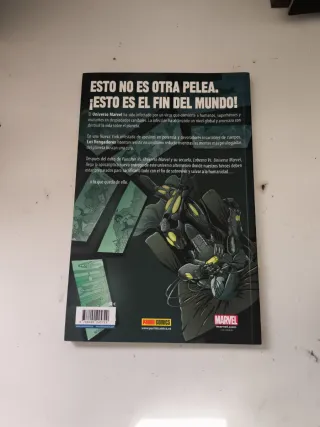 Comic Los Vengadores vs. Universo Marvel