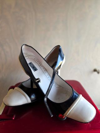 Zapatos de tacón Zara negros y beige. talla 39