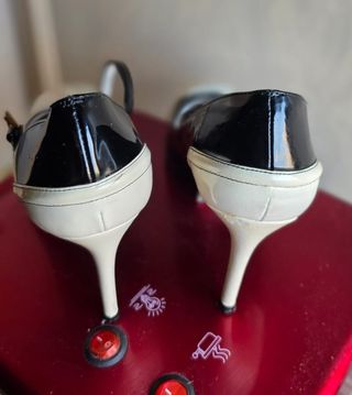 Zapatos de tacón Zara negros y beige. talla 39