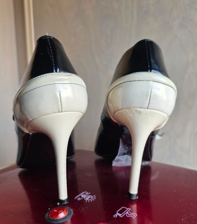 Zapatos de tacón Zara negros y beige. talla 39