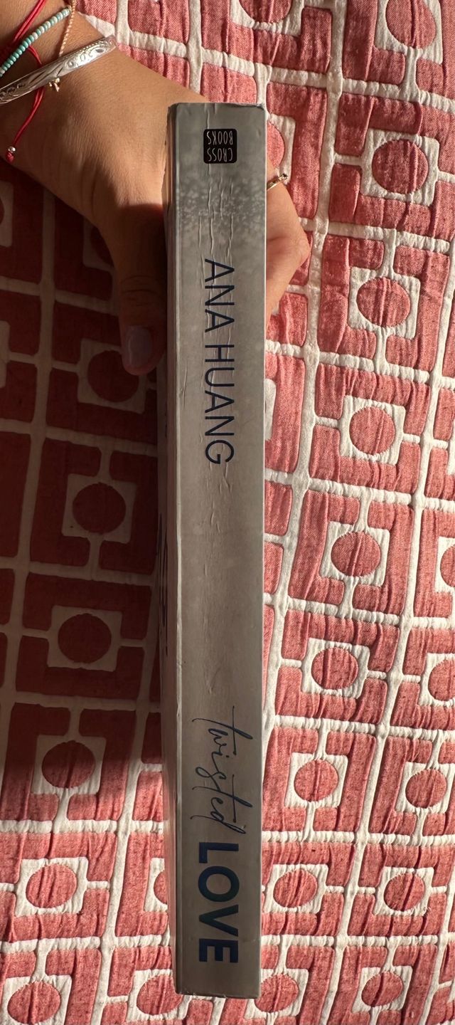 Twisted 1. Twisted love