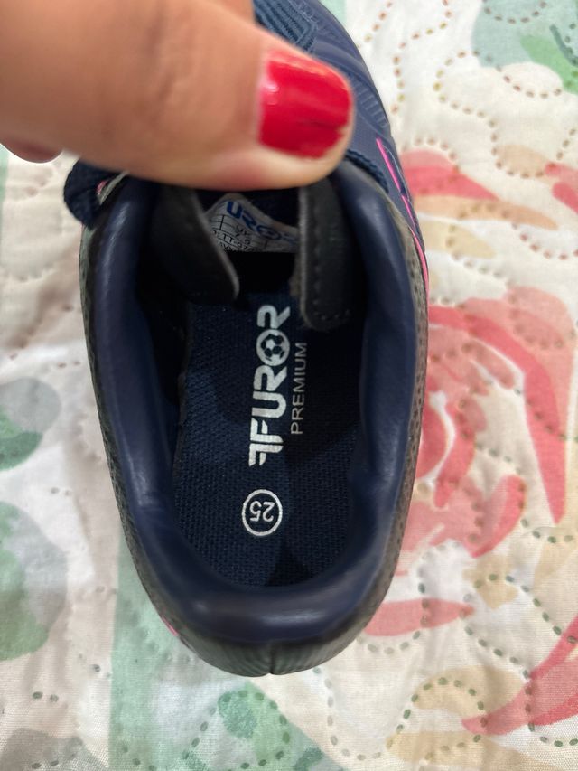 Botas de fútbol Tacos Azul y Rosa talla 25