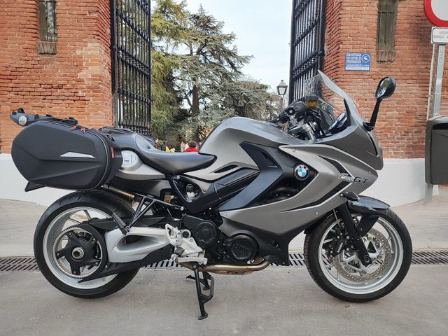 BMW F800 GT 2016 con maletas