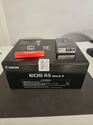 Canon EOS R5 Mark II Nueva+ bateria y tarjeta v90