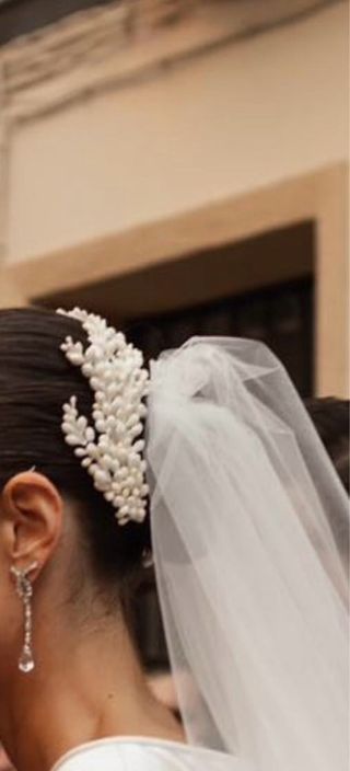 Tocado para novia Porcelana Fria,flexible.Blanco.