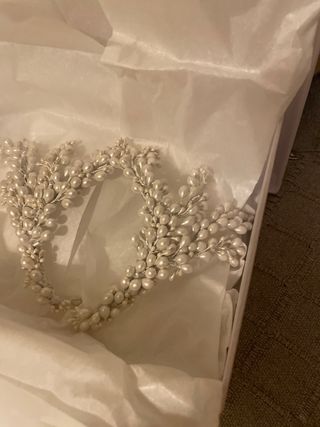 Tocado para novia Porcelana Fria,flexible.Blanco.