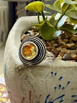 Anillo Plata Ley Ámbar Pétalos