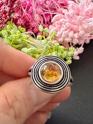 Anillo Plata Ley Ámbar Pétalos