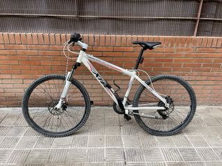 Bicicleta GT Avalanche XTB