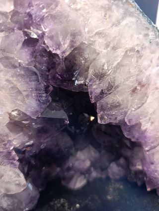 Amatista mineral natural