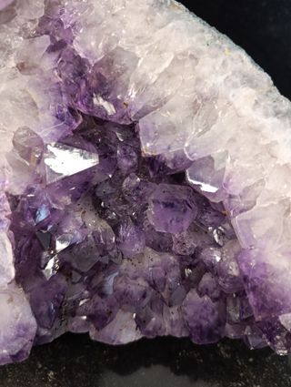 Amatista mineral natural